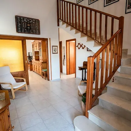 Ponent Villa *